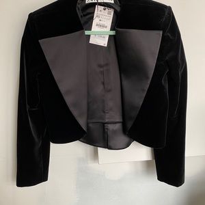 Velvet crop tuxedo blazer